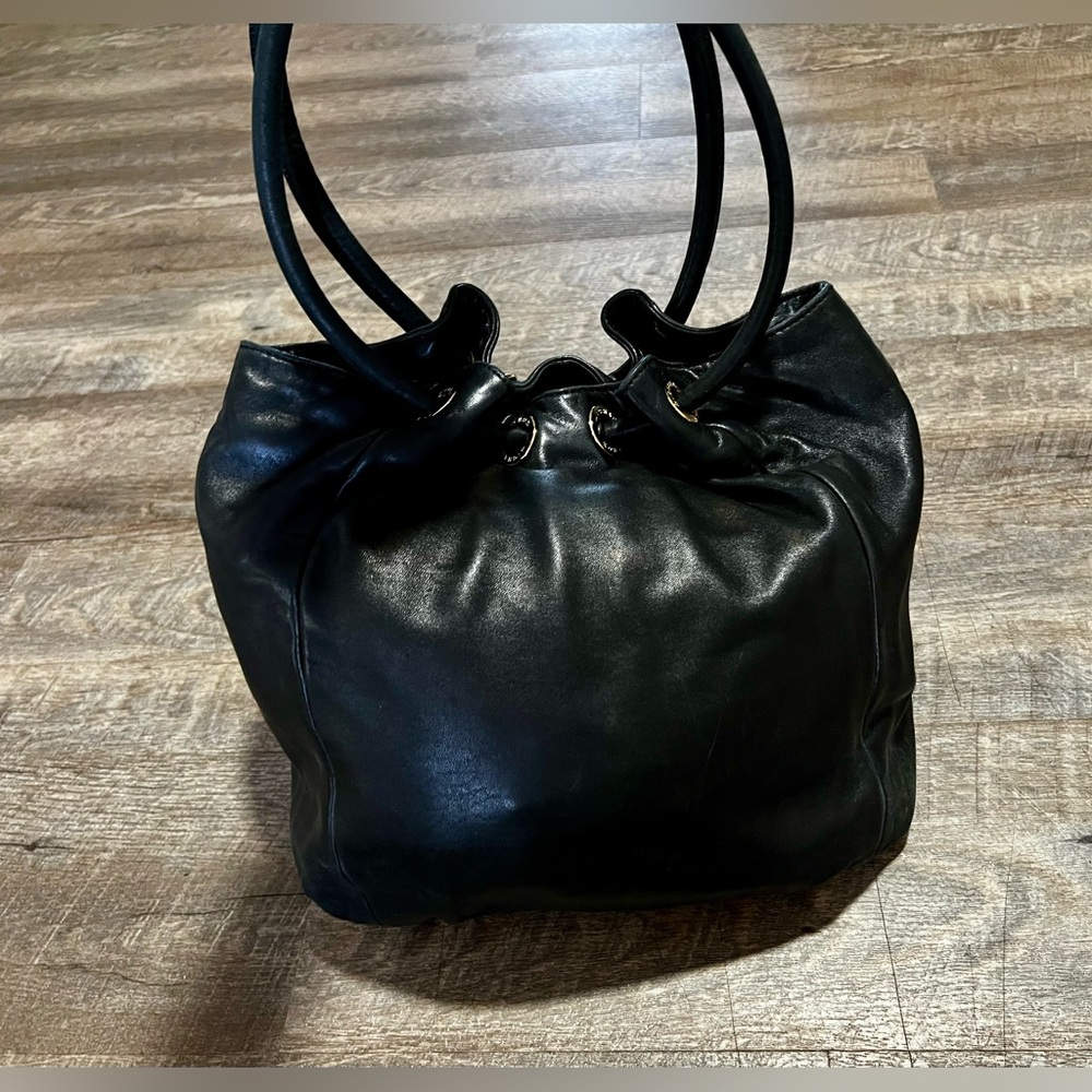 Michael Kors ring handle tote - Picture 3 of 13